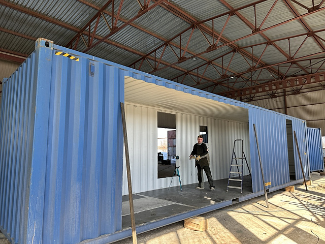 Раскрой модульного дома из 40-футового HQ контейнера. Этап вырезки проёмов и усиления каркаса